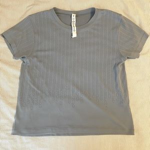 Lululemon Crop tee